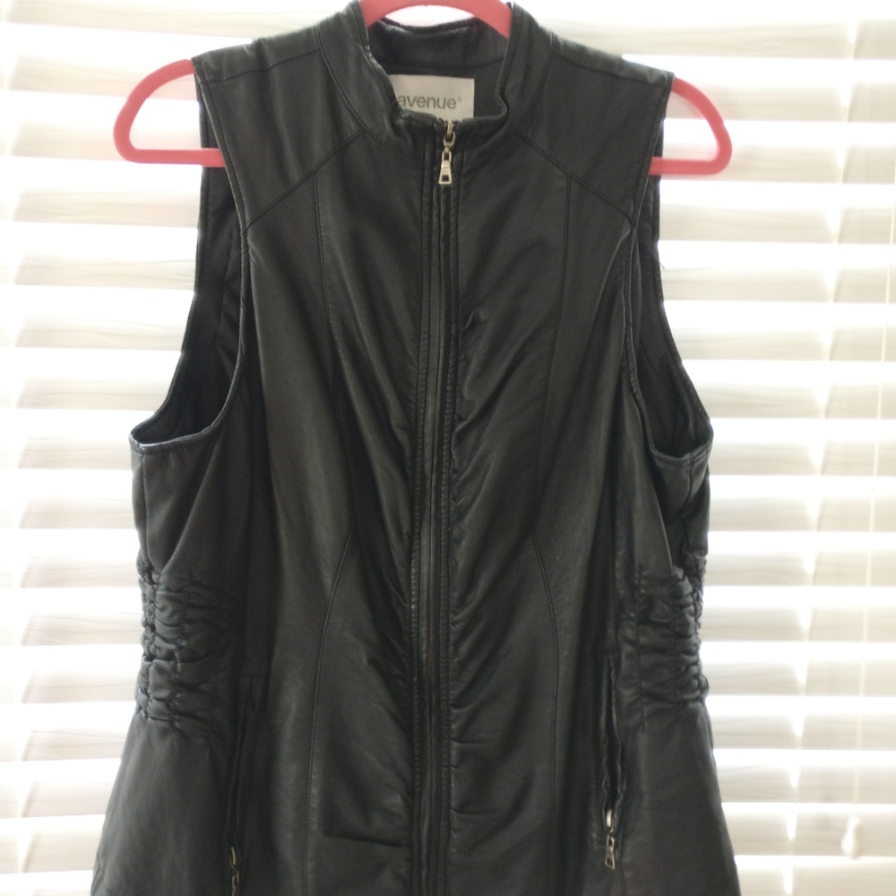 Avenue Faux Leather vest w/pockets